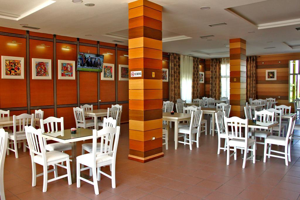 Hotel Vila Giorgio Shkoder Exterior photo